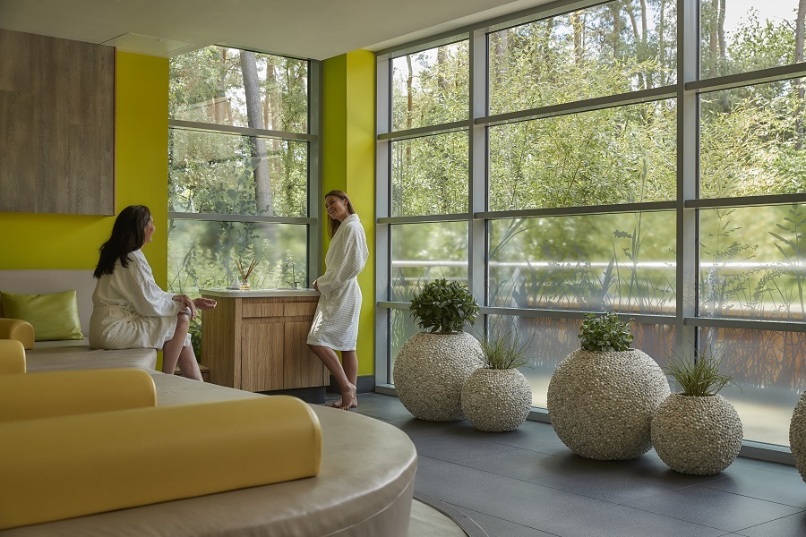 Aqua Sana WO20210614 Outdoor Terrace Sun Lounger Relaxing Close Up0014