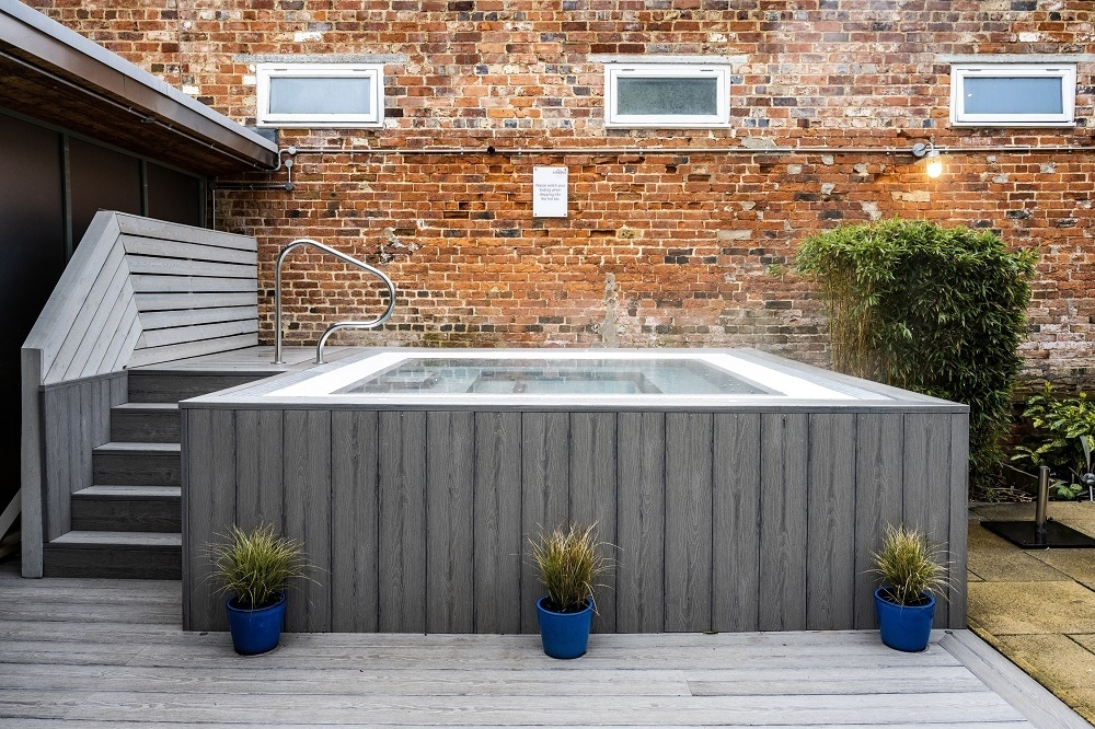 Elan Spa Greenway hot tub