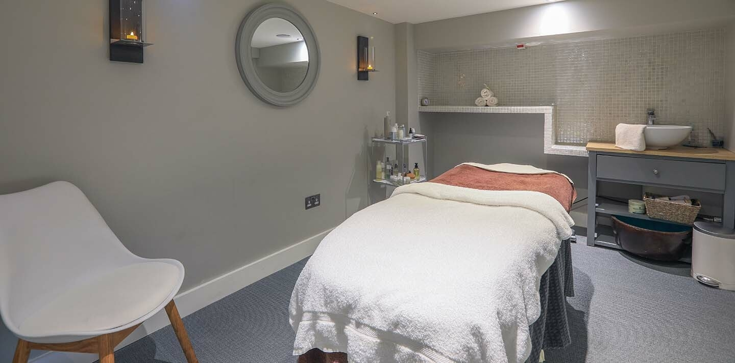 Christchurch harbour hotel spa treatment room1 lo res