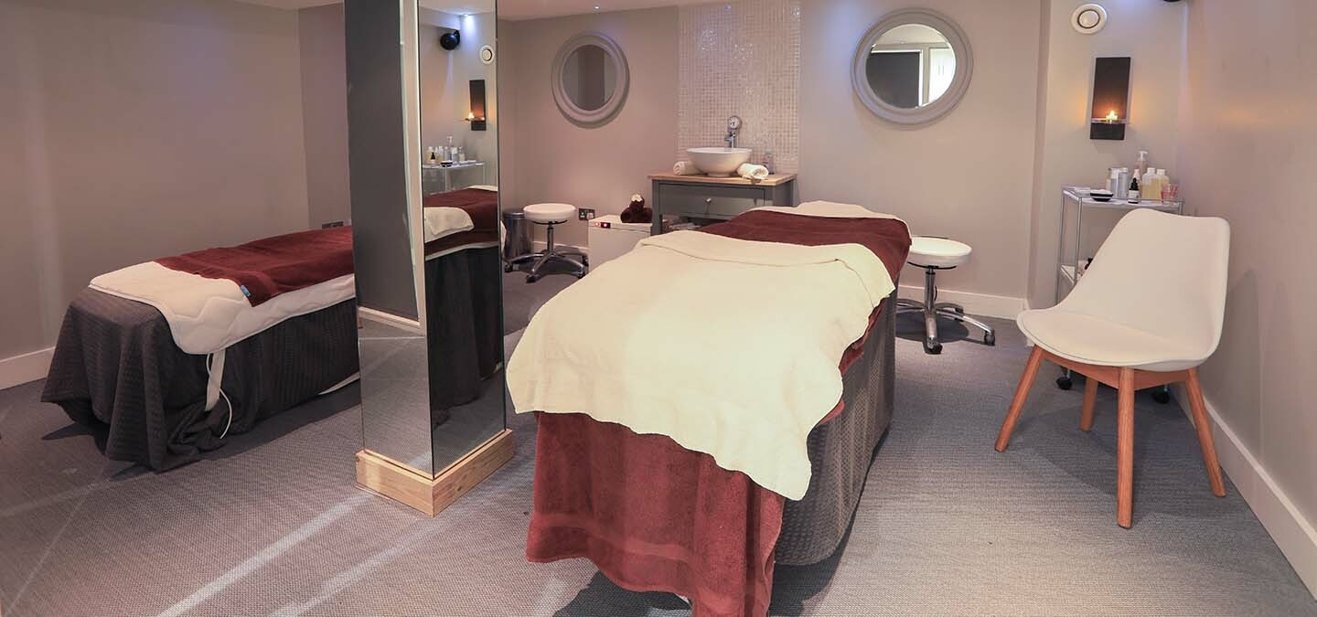 Christchurch harbour hotel spa treatment room3 lo res