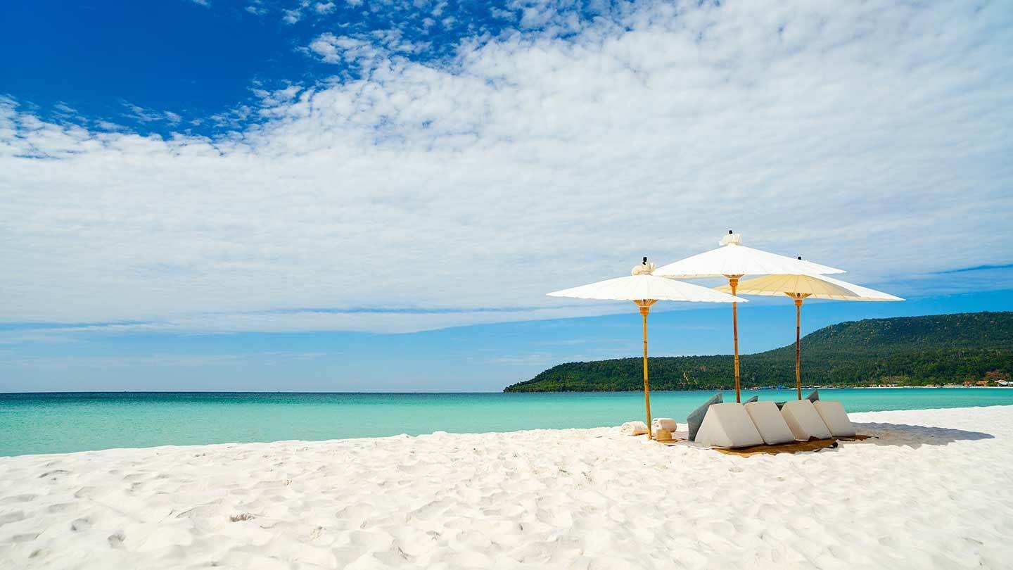 Beach picnic under umbrellas song saa private island 2017 2