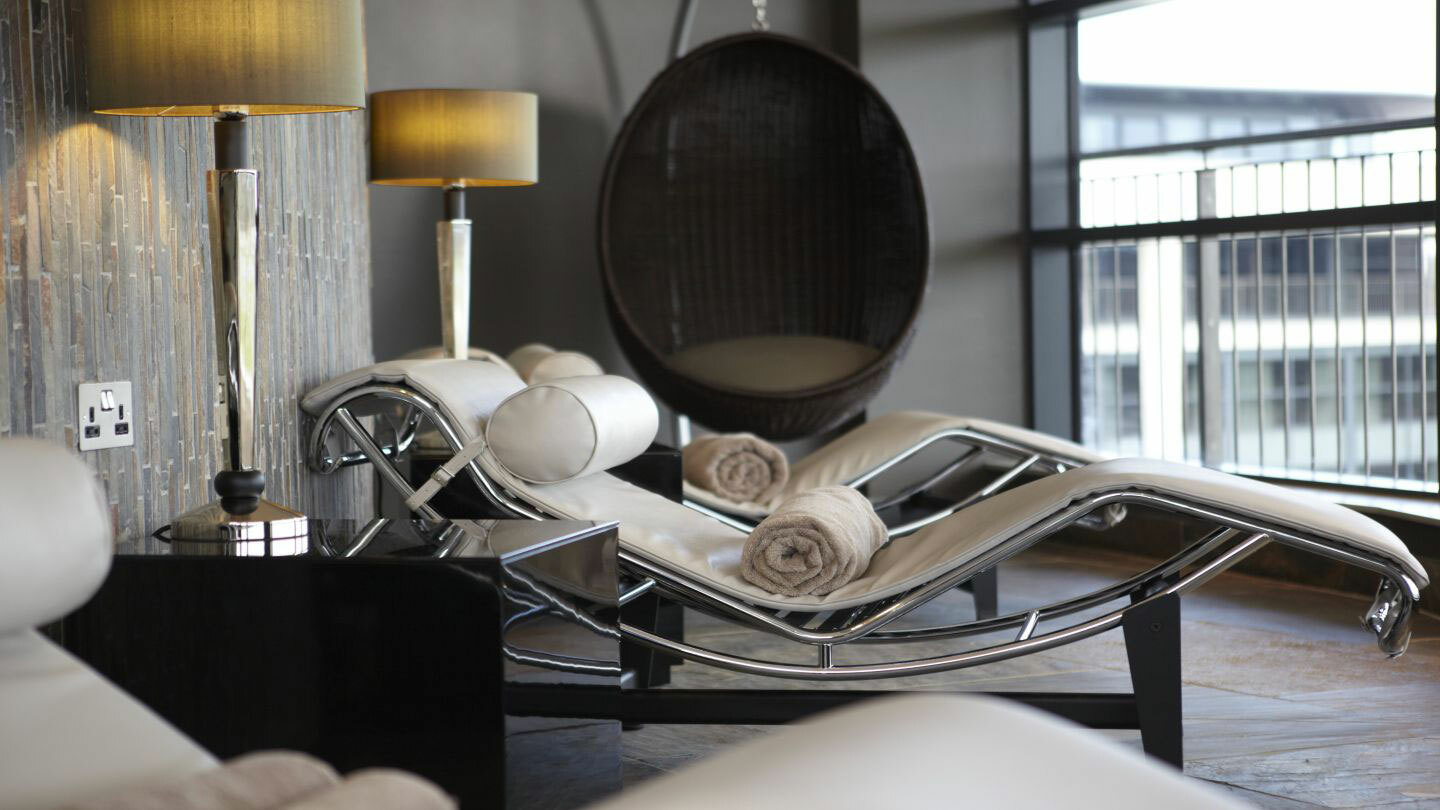 Lounger area spa